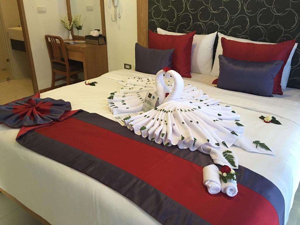 Grand Nai Harn Suites Rawai Екстер'єр фото