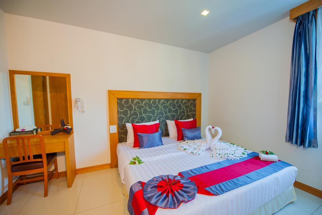 Grand Nai Harn Suites Rawai Екстер'єр фото
