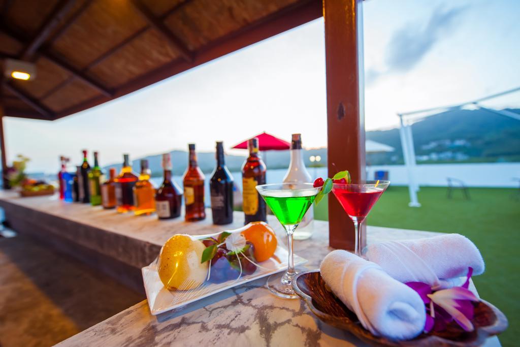 Grand Nai Harn Suites Rawai Екстер'єр фото