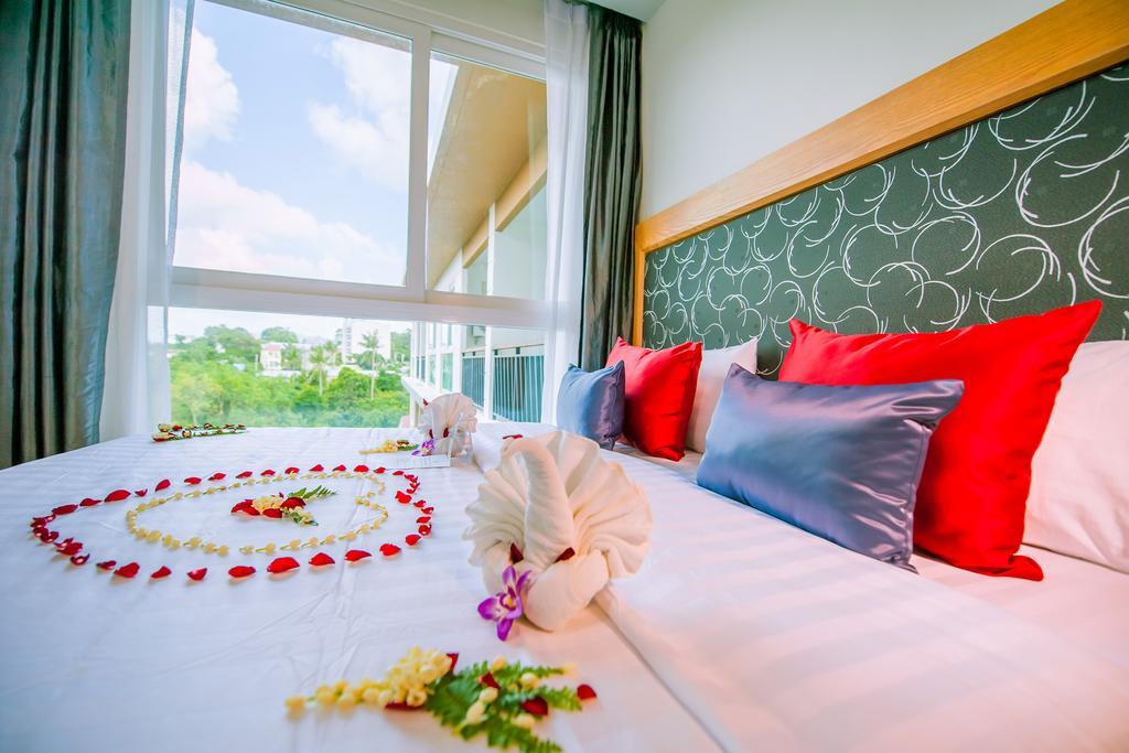 Grand Nai Harn Suites Rawai Екстер'єр фото